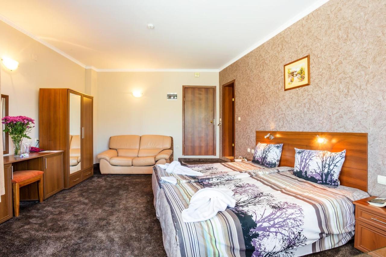 Family Hotel Romantika Velingrad Exterior photo